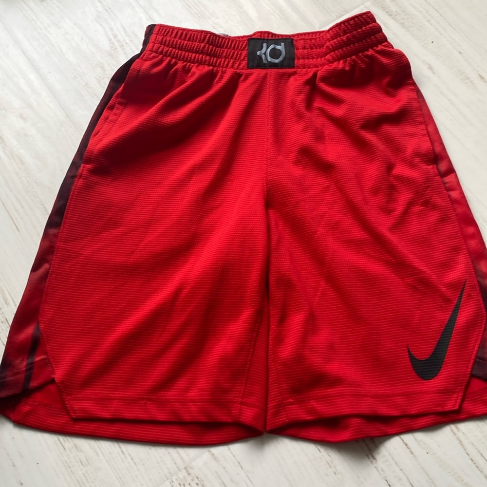 Nike Kevin Durant red and black basketball shorts size YL